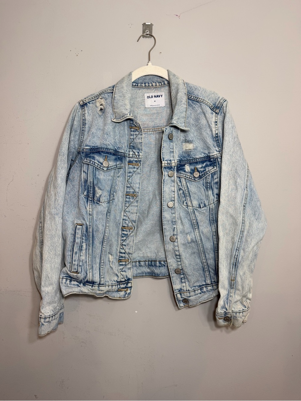 Old navy distressed light wash denim jacket size medium